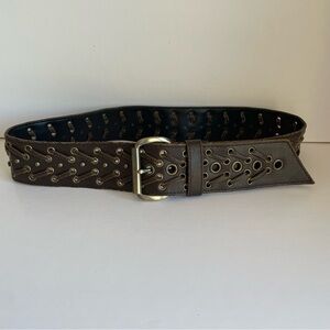 Wide Faux Leather Steampunk Belt Sz S/M Brown Laced Grommets Brass Tone EUC